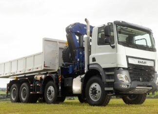 DAF entrega CF Mineração 8x4 customizado para operação de ouro no Suriname