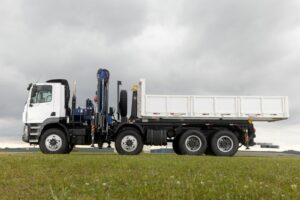 DAF entrega CF Mineração 8x4 customizado para operação de ouro no Suriname