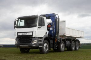 DAF entrega CF Mineração 8x4 customizado para operação de ouro no Suriname
