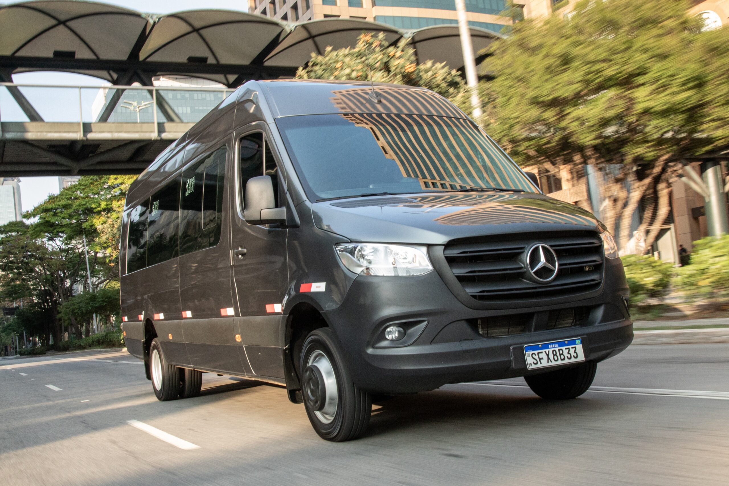 Mercedes-Benz Sprinter é premiada por liderança de vendas
