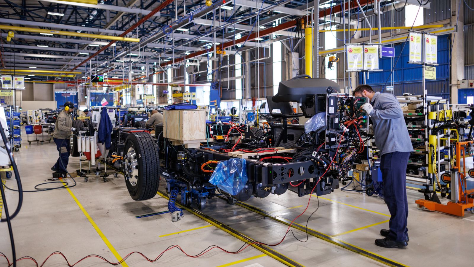 Produção de caminhões e ônibus reage e Move Brasil acelera mercado, diz Anfavea