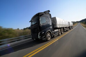 VW Delivery 11.180 lidera vendas; veja os 10 caminhões mais vendidos
