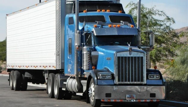Estados Unidos discutem composições maiores para caminhões
