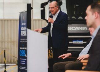 Geraldo Alckmin vai à Scania e anuncia que Move Brasil já liberou R$ 1,9 bi