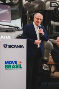 Geraldo Alckmin vai à Scania e anuncia que Move Brasil já liberou R$ 1,9 bi