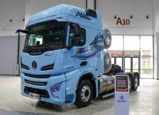 Em 2025, a China vendeu mais caminhões elétricos do que a diesel