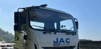 Caminhões elétricos aceleram em fevereiro, mas mercado está abaixo de 2025