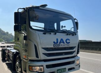 Caminhões elétricos aceleram em fevereiro, mesmo com base ainda baixa Caminhões elétricos aceleram em fevereiro, mas mercado está abaixo de 2025