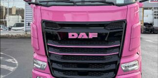 Caminhão Barbie existe e transforma DAF em espetáculo sobre roda
