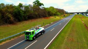 Caminhões da Volkswagen avançam com B100