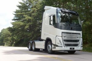 Volvo FH 2026 corta o vento e o consumo com pacote aerodinâmico afiado