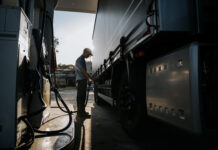 Especialistas alertam sobre diesel e frete com tensão no Oriente Médio Especialistas acendem alerta para diesel e fretes no transporte rodoviário de carga