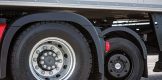 Caminhões elétricos evoluem: novo eixo ultracurto amplia aplicações do eActros