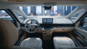 Farizon inicia operação no Brasil com comerciais elétricos