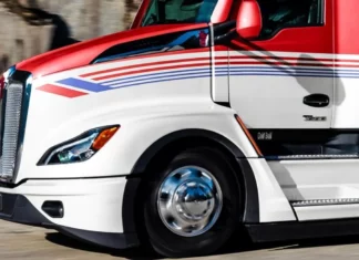 Kenworth celebra 250 anos dos EUA com edição especial inspirada nos anos 90