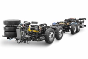 Mercedes-Benz renova a linha O500 no Brasil com melhorias em eficiência, desempenho e segurança, mantendo opções de 310 a 450 cv e diferentes configurações