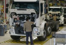 Produção de caminhões reage e Move Brasil deve sustentar melhora até maio Produção de caminhões reage e efeito do Move Brasil deve sustentar melhora até maio