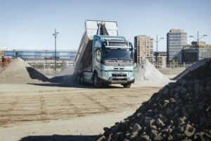 Volvo lança caminhões elétricos na Europa com até 700 km de autonomia