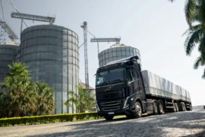 Volvo FH 540 volta ao topo tecnicamente mais afiado e com mais inteligência aerodinâmica