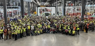 Tesla Semi entra em produção em massa com aposta em recarga ultrarrápida