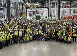 Tesla Semi entra em produção em massa com aposta em recarga ultrarrápida