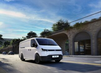 Ford anuncia Transit City elétrica para disputar entregas urbanas e última milha