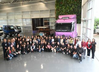 Voz Delas, da Mercedes-Benz, reúne empresárias latino americanas no Brasil Voz Delas, da Mercedes-Benz, reúne empresárias e gestoras de frotas da América Latina