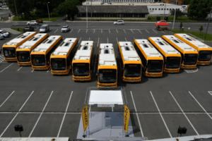 Venda de caminhões 0-km recua 15,3% de janeiro a abril