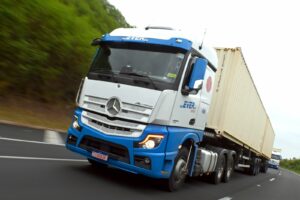 Ever Express retém motoristas talentosos com Actros 2653 na frota; entenda