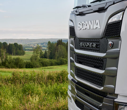 Scania Banco ultrapassa R$ 1,3 bilhão em propostas no Move Brasil 2 em menos de um mês Scania Banco ultrapassa R$ 1,3 bilhão em propostas no Move Brasil 2 em menos de um mês