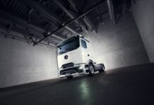 Mercedes-Benz amplia linha elétrica com eActros Lowliner Mercedes-Benz Trucks