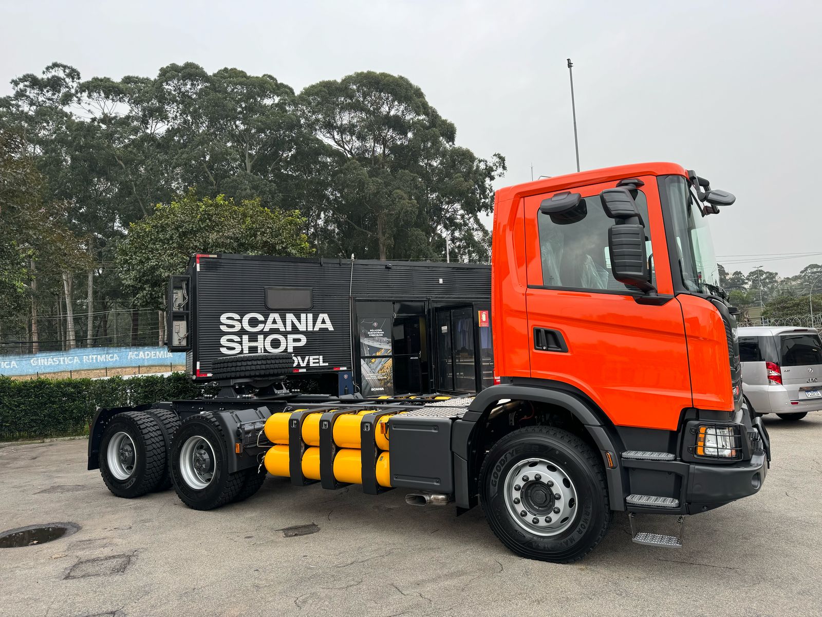 CDC Verde da Scania atrai clientes para a tecnologia a gás e elétrica
