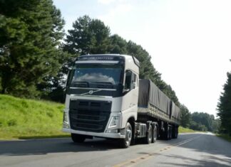 Mercado de caminhões usados cresce 5,6% no 1º semestre com Volvo líder Venda de caminhões usados