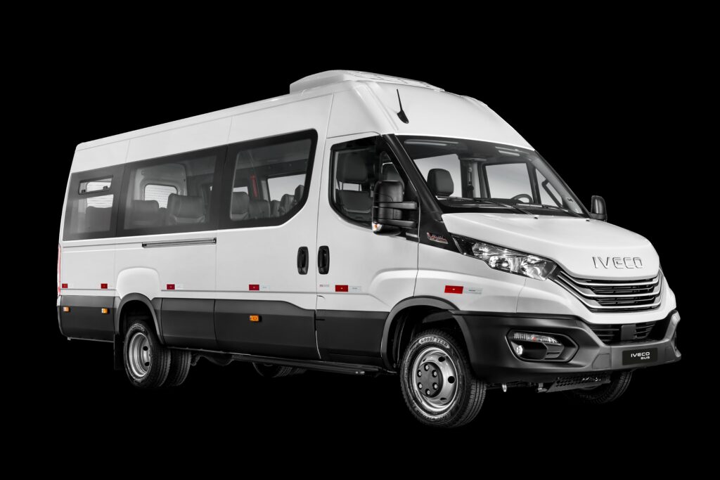 Iveco Bus amplia linha Daily Minibus com transmissão automática