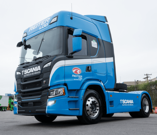 Reiter Log compra o primeiro cavalo mecânico elétrico Scania Reiter Log