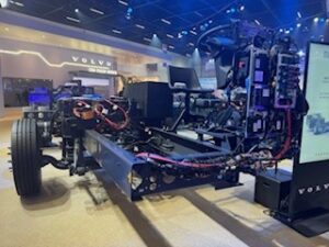 Volvo amplia portfólio de ônibus com versões elétricas, B100 e e I-See