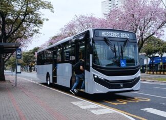 Lançamento do ônibus Mercedes-Benz elétrico eCity